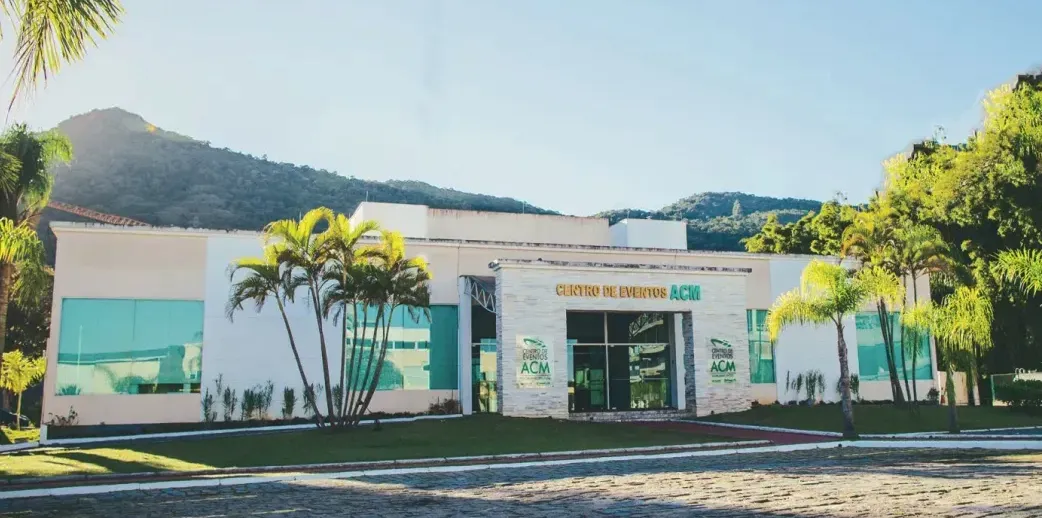 Fachada do edifício da ACM em Florianópolis